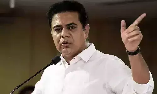 మీ ముఖ్యమంత్రి అరాచకాలను ఆపండి.. ఢిల్లీలో కేటీఆర్