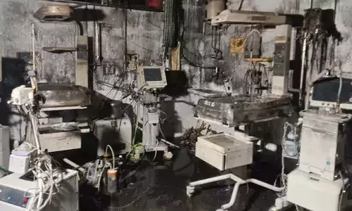 Jhansi hospital, fire, infants, died, illness, doctor