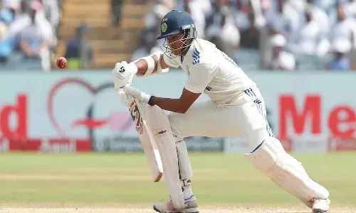 Perth Test : టాస్ గెలిచి బ్యాటింగ్ ఎంచుకున్న టీమిండియా.. ఇద్దరు డకౌట్