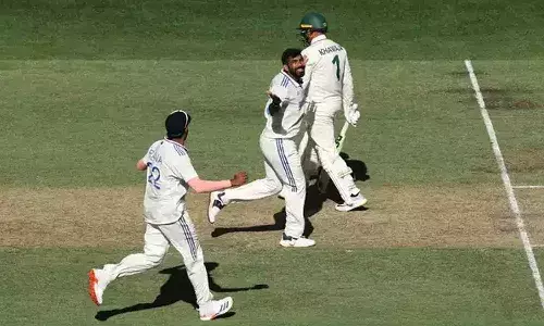 ఆసీస్ కు చుక్కలు చూపించిన భారత బౌలర్లు