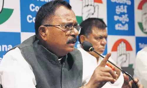 మాజీ సర్పంచ్ ఆత్మహత్యకు, సీఎం కుటుంబానికి ఎలాంటి సంబంధం లేదు : ఎంపీ మల్లు రవి