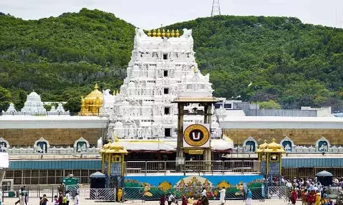 టీటీడీకి భారీ విరాళం అందించిన భక్తుడు