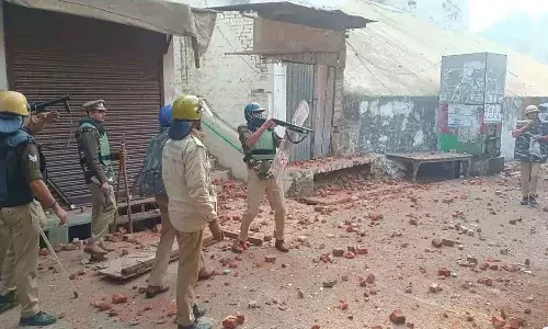 సర్వే కోసం వెళ్లిన అధికారులపై దాడి