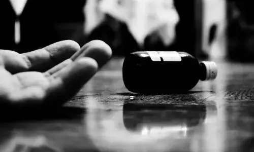 suicide , financial difficulties, Rajahmundry, APnews, Crime