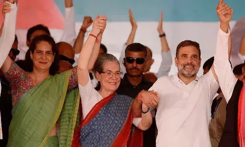 పార్లమెంటులో మరో గాంధీ.. నేడు ప్రమాణ స్వీకారం