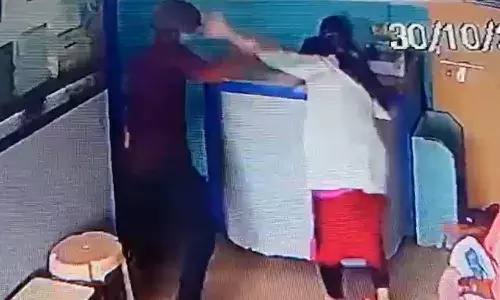 Nurse, attack, Karnataka hospital, marriage proposal, Crime