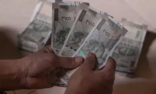 గుడ్న్యూస్.. మహిళల బ్యాంకు ఖాతాల్లో రూ.2100 జమ చేస్తాం..!