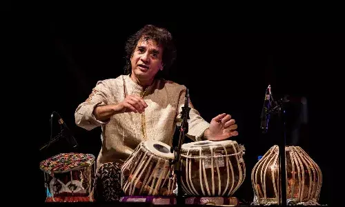 తబలా వాద్యకారుడు జాకీర్ హుస్సేన్ క‌న్నుమూత‌