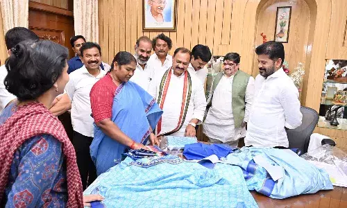 Telangana government, sarees, womens self-help groups, TGSCO, SERP