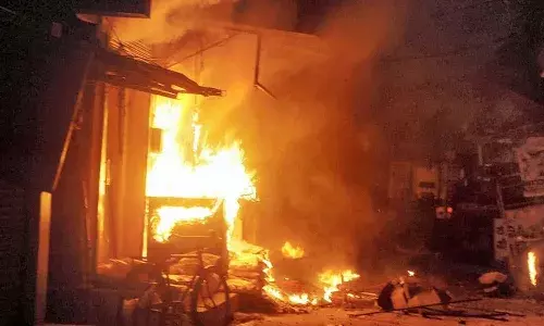 Odisha man sets girlfriend house, fire, marriage proposal, Crime