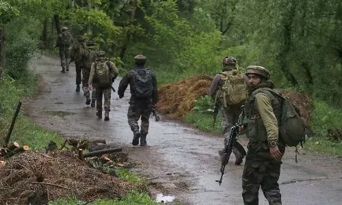 కుల్గామ్లో భారీ ఎన్కౌంటర్.. ఐదుగురు ఉగ్రవాదులు హతం