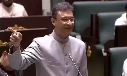 అసెంబ్లీలో బీఆర్ఎస్ సభ్యుల ఆందోళన.. అక్బరుద్దీన్ ఒవైసీ ఆగ్రహం