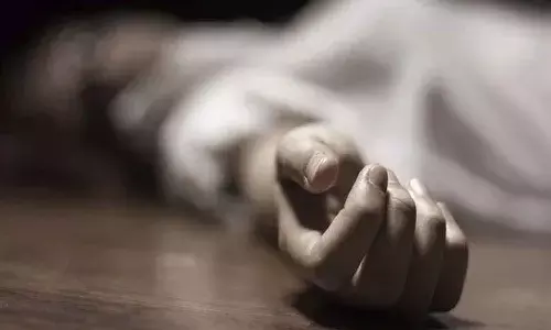 Andhra Pradesh : కొడుకు హిజ్రాను ప్రేమించాడని తల్లిదండ్రుల ఆత్మహత్య