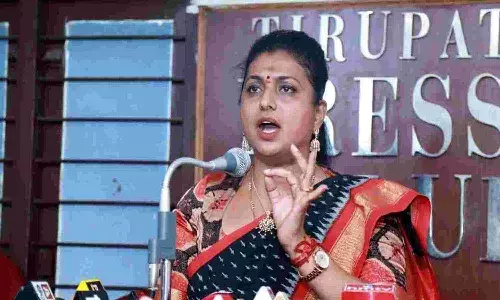 జగన్ బిజినెస్ మెన్‌గా, పార్టీ అధినేతగా, ఫ్యామిలీ మెన్‌గా సక్సెస్ అయిన వ్యక్తి : రోజా