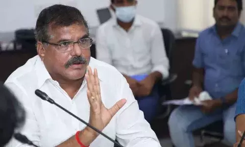 ఆయన భద్రతలో డొల్లతనానికి ఎవరు బాధ్యులు.? : బొత్స