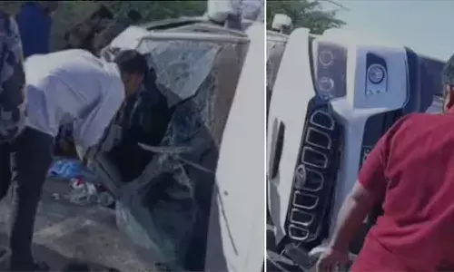 Scorpio overturns, toll workers, stone, vehicle, Rajasthan