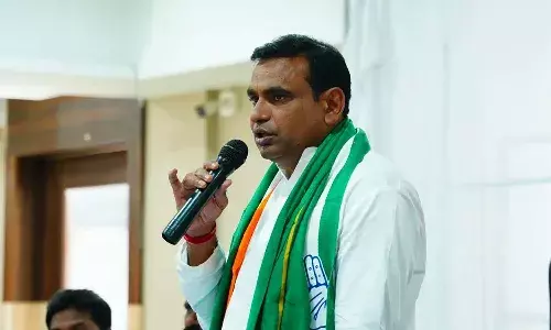 TELANGANA, BRS, dharna, BCs, MLC KAVITHA, MP Chamala Kiran Kumar Reddy