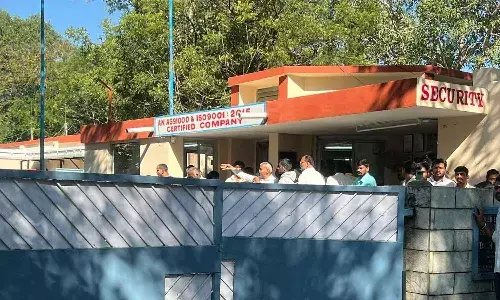 Telangana : పెద్దకందుకూరులో భారీ పేలుడు.. 8 మందికి తీవ్రగాయాలు