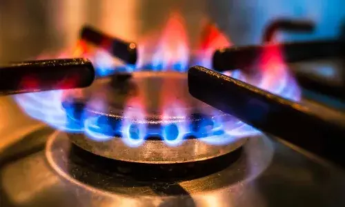 Noida, Two Friends died, Gas Stove, Tragic Incident