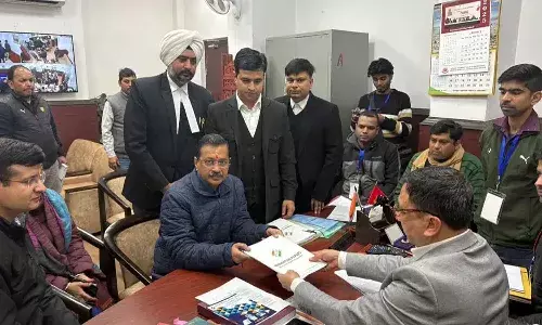 నామినేషన్ దాఖలు చేసిన కేజ్రీవాల్