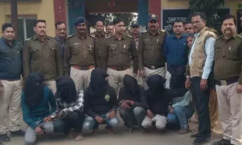 Bhopal, photographer, birthday party, robbed, Madhyapradesh