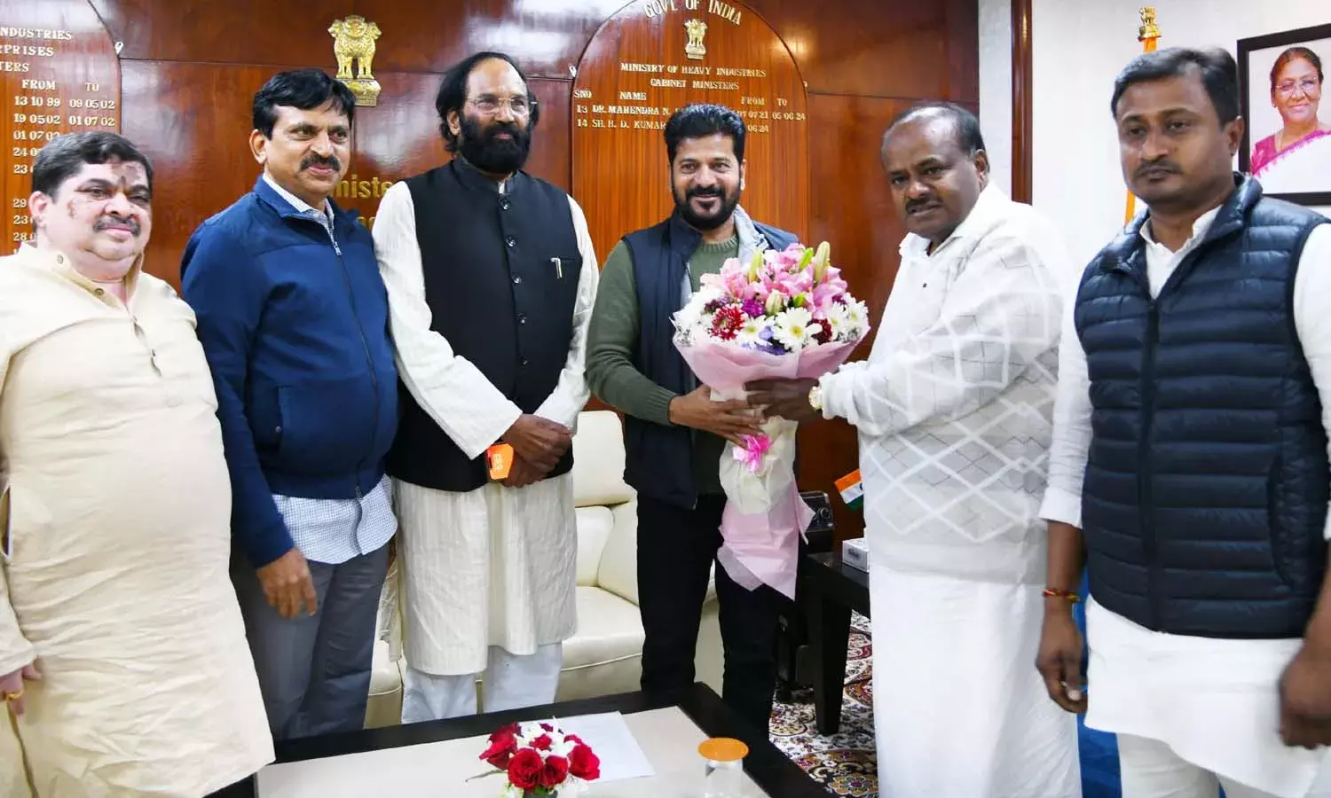 2800 buses, retro fitment, CM Revanth, Union Minister HD Kumaraswamy