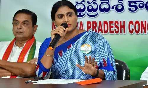 బాబు గారి మాటలు ఈ దశాబ్ధపు అతి పెద్ద జోక్ : షర్మిల