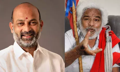 బీజేపీ కార్యకర్తలను చంపిన గద్దర్కు పద్మ అవార్డు ఎలా ఇస్తాం?..బండి సంజయ్ సంచలన కామెంట్స్