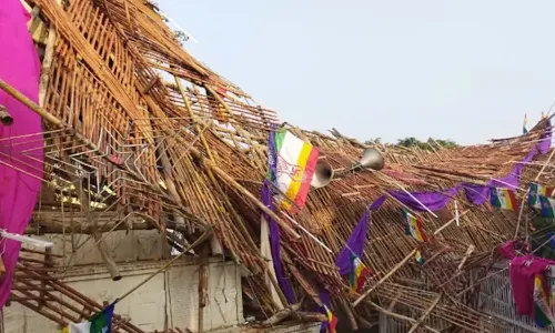 7 killed, 40 injured , stage collapse, Jain religious event, Uttarpradesh, Baghpat
