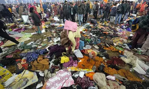 10 feared dead, dozens injured, stampede, Mauni Amavasya , Maha Kumbh