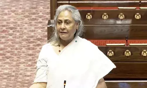 కుంభమేళాలో చనిపోయిన వారి శవాలను నదిలోకి పారేశారు