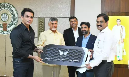 ఏపీకి అంబులెన్సులు విరాళంగా ఇచ్చిన సోనూ సూద్