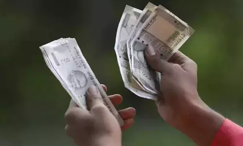 8th Pay Commissionతో కేంద్ర ప్రభుత్వ ఉద్యోగుల జీతాలు ఎంత పెరగనున్నాయో ఇక్కడ తెలుసుకోండి