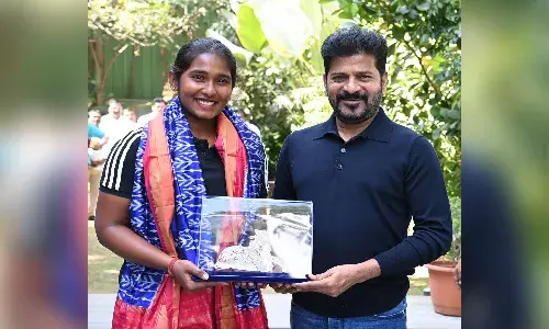 అండర్-19 క్రికెటర్ గొంగడి త్రిషకు భారీ నజరానా ప్రకటించిన సీఎం