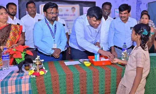 Algendazole tablets, students, APnews