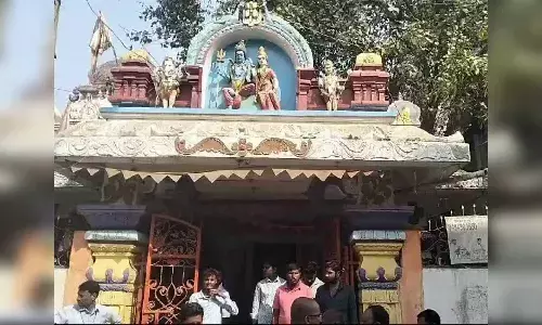 Tension, Hyderabad, Tappachabutra, meat found, Hanuman temple