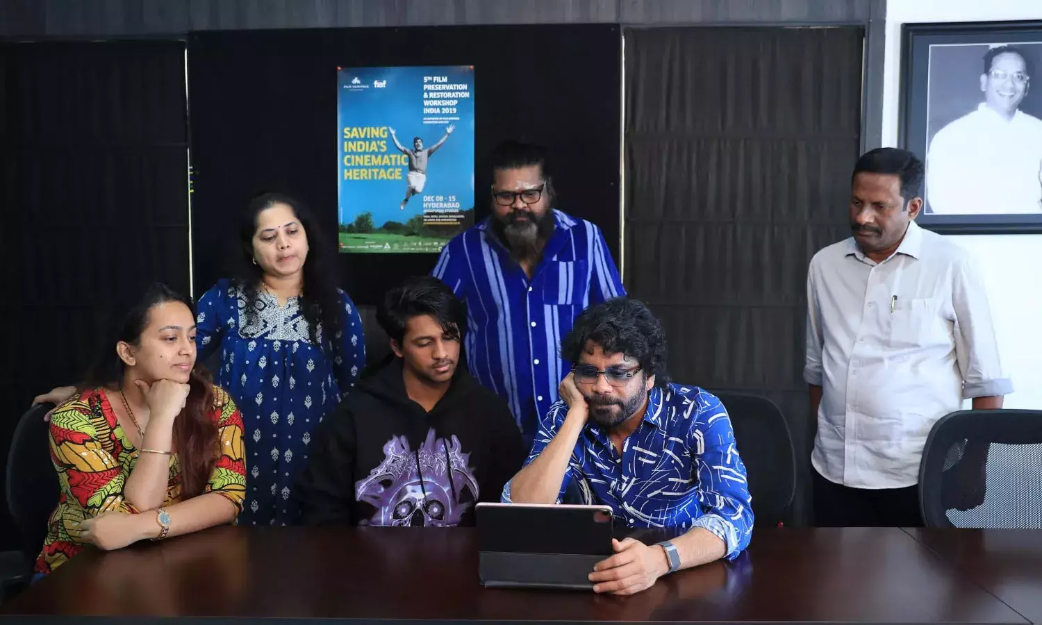 ఆ సినిమా టికెట్ కొన్న నాగార్జున