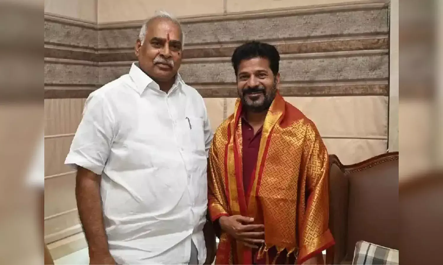 ఎమ్మెల్సీ ఎన్నికల వేళ కాంగ్రెస్‌కు భారీ షాక్‌