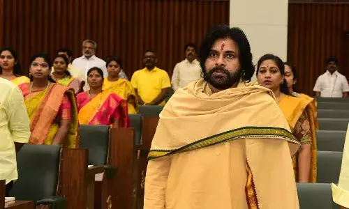 జగన్ జర్మనీ వెళ్లాలి.. పవన్ సెటైర్లు..!