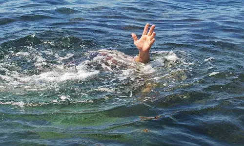 Five youngsters drown, Godavari river , Mahashivaratri, APnews