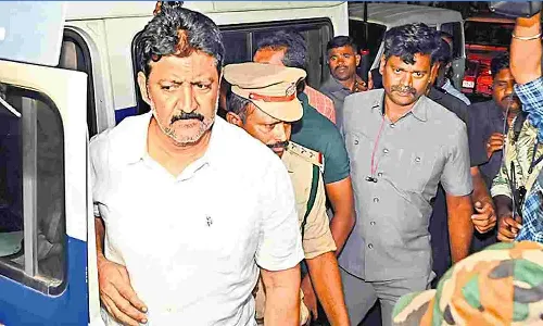 Andrapradesh News, Vallabhaneni Vamsi, AP Police