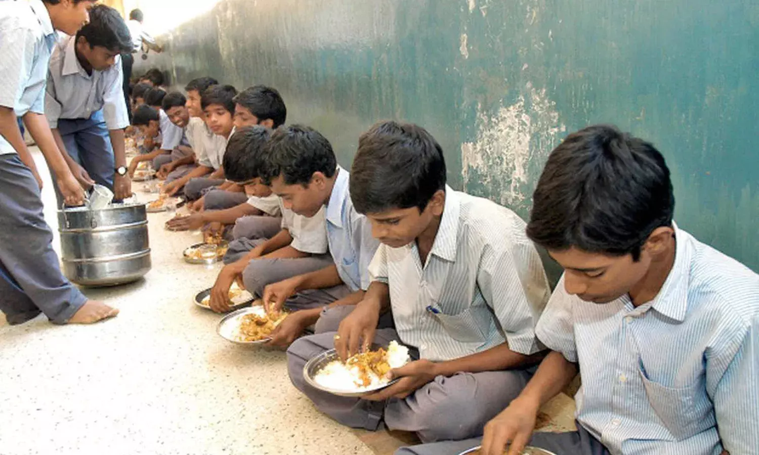 Minister DBV Swamy, students, government hostels, meals, BPT rice
