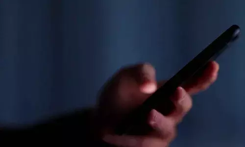 Telangana : ఎమ్మెల్యేకు సైబర్ నేరగాళ్ల న్యూడ్ కాల్.. ఆన్సర్ చేసిన వెంటనే ఏం జరిగిందంటే.?