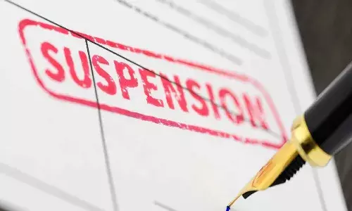 పోలీస్ స్టేషన్లో మందు పార్టీ.. కానిస్టేబుళ్లపై సస్పెన్షన్ వేటు