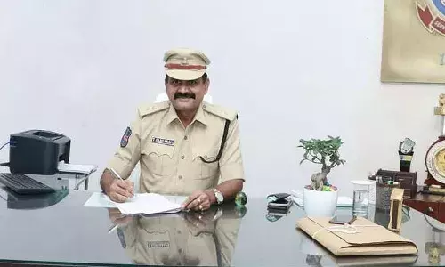 Telangana, Special Police Commandant, Gangaram Died, Elevator Shaft