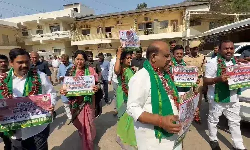 Telangana, Brs MLCs, Assembly Sessions, Protest