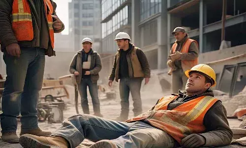 Crime News, Hyderabad, Worker Died falling from building