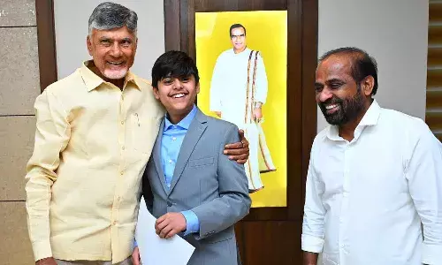 సచివాలయానికి ఆహ్వానించి సిద్ధార్థ్‌ను అభినందించిన సీఎం