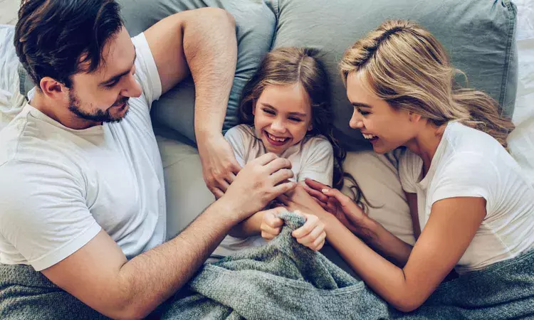 మ‌న‌కు మ‌న‌మే చక్కిలిగింతలు పెట్టుకుంటే న‌వ్వు ఎందుకు రాదు.?