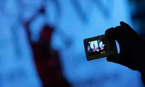 భార్య పోర్న్ చూస్తోందని.. విడాకులు మంజూరు చేయలేము